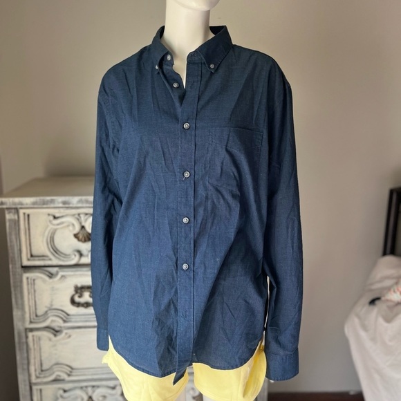 Old Navy Slim Fit Denim Button Down - Picture 1 of 7